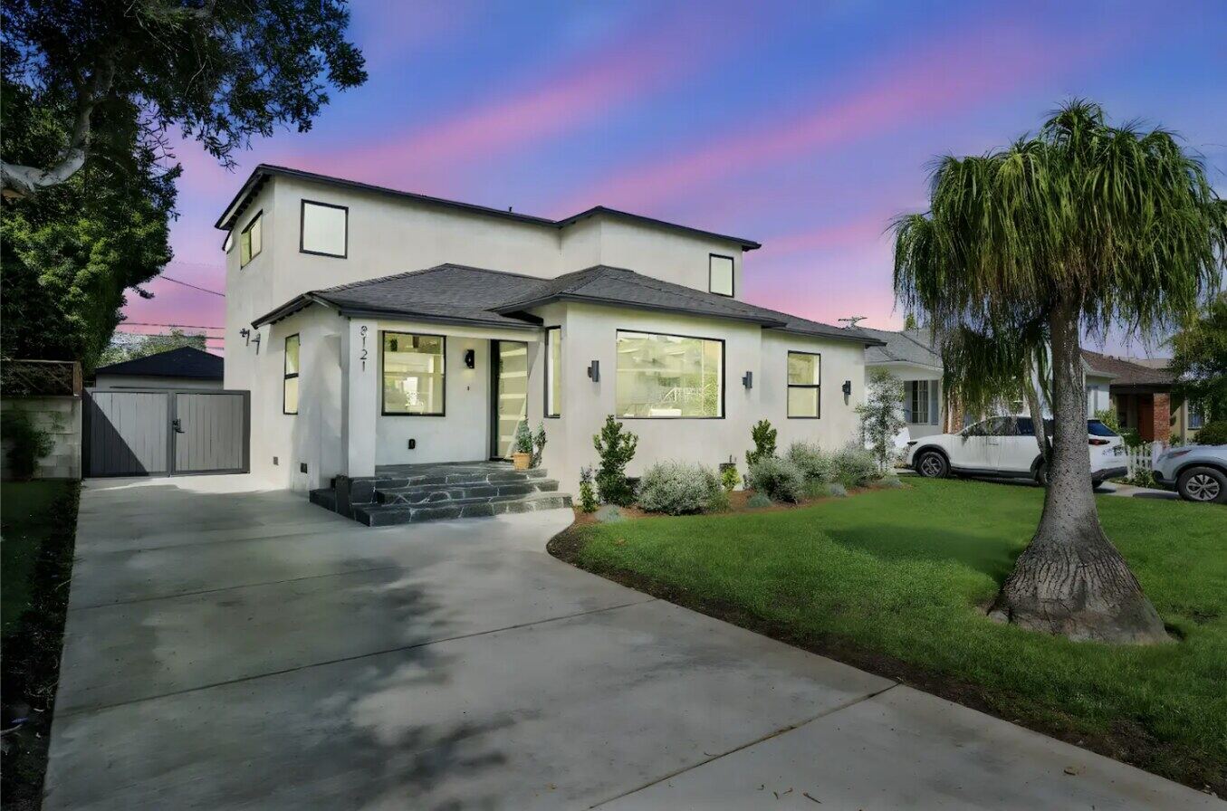 8121 Chase Ave, Westchester, sold by Gabi Bottura